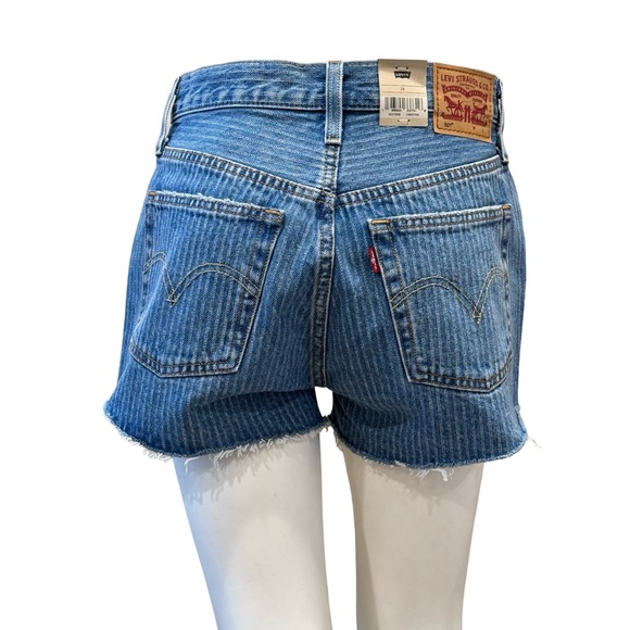 LEVI 501 HIGH RISE MEDIUM INDIGO DENIM SHORTS NWT - Picture 2 of 6
